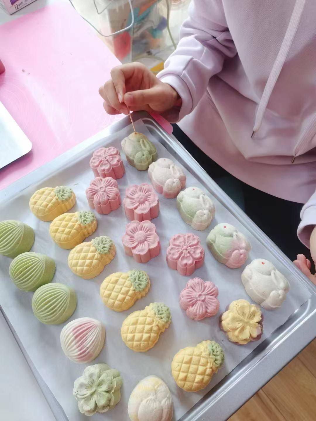 物月饼热销还可量身定制有商家一周内售出上千枚不朽情缘登录入口“毛孩子”也过中秋！成都宠(图3)